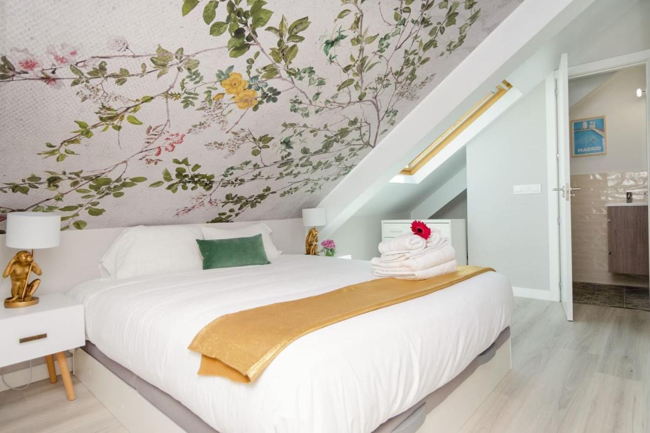 Precioso Atico Con Terraza En El Centro De Madrid Amazing Penthouse In Madrid Center Apartment Exterior foto