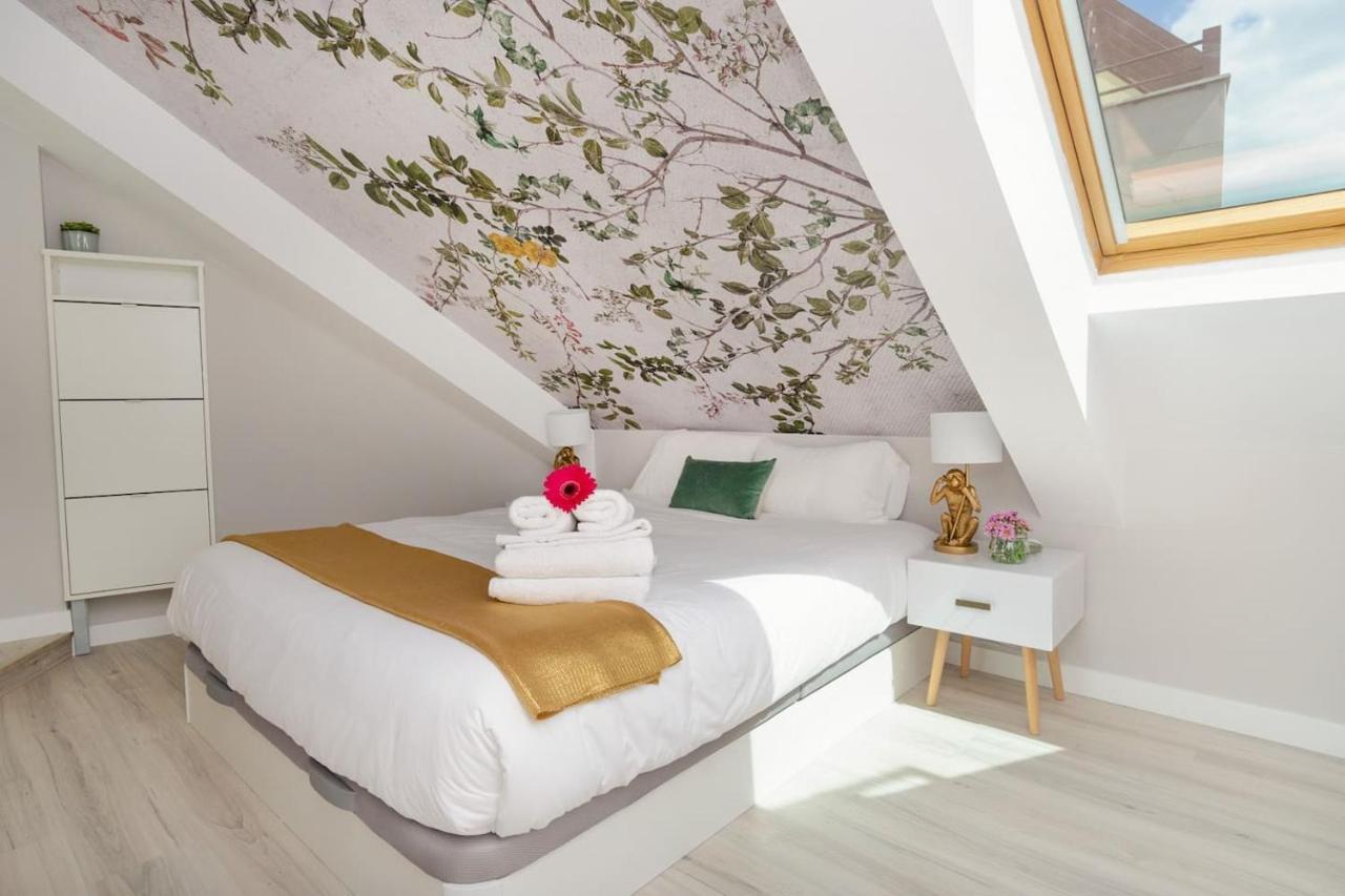 Precioso Atico Con Terraza En El Centro De Madrid Amazing Penthouse In Madrid Center Apartment Exterior foto