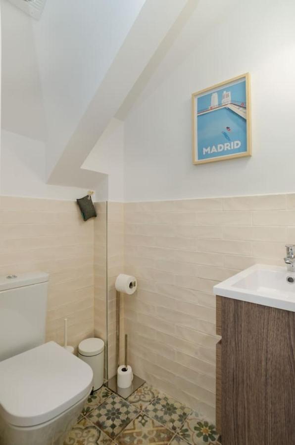 Precioso Atico Con Terraza En El Centro De Madrid Amazing Penthouse In Madrid Center Apartment Exterior foto